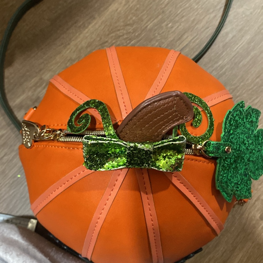 Betsy Johnson limited edition pumpkin 🎃 purse NWOT 🔥🔥 - Picture 6 of 8